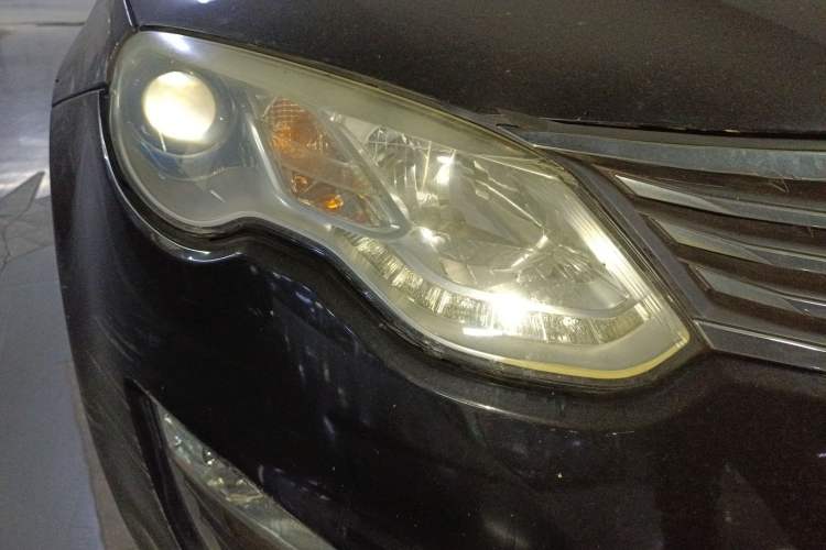 Used Roewe e550 2016 Deluxe Edition Right Front Headlight