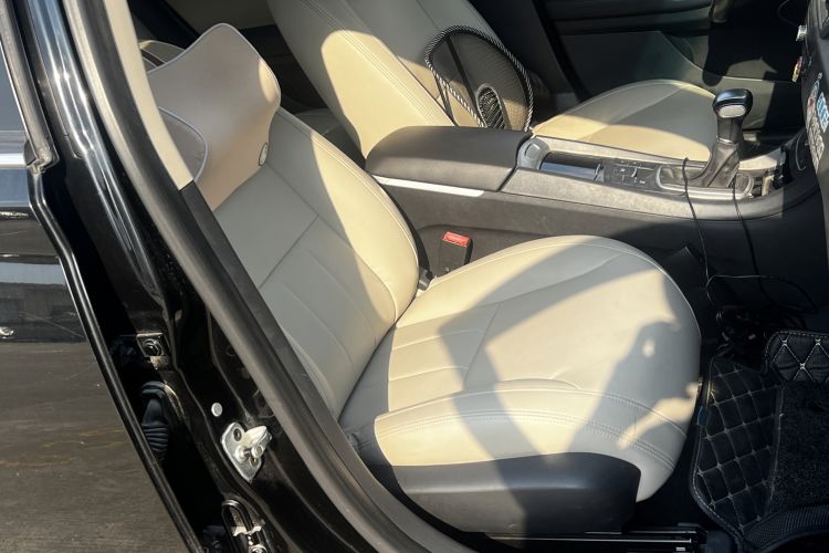 Used Roewe e550 2016 Deluxe Edition Right Front Seat