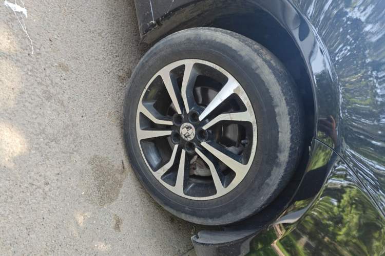 Used Roewe e550 2016 Deluxe Edition Right Front Wheel Hub