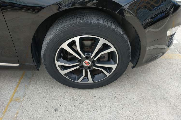 Used Roewe e550 2016 Deluxe Edition Right Front Wheel Hub