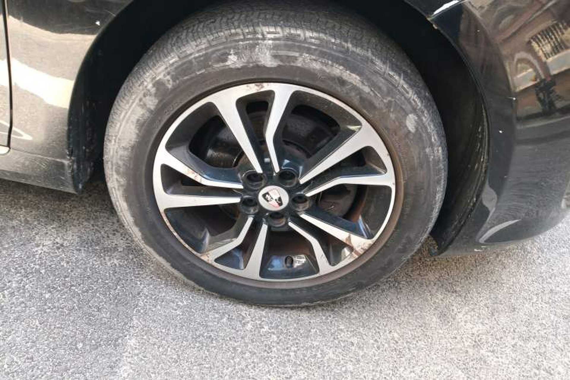 Used Roewe e550 2016 Deluxe Edition Right Front Wheel Hub