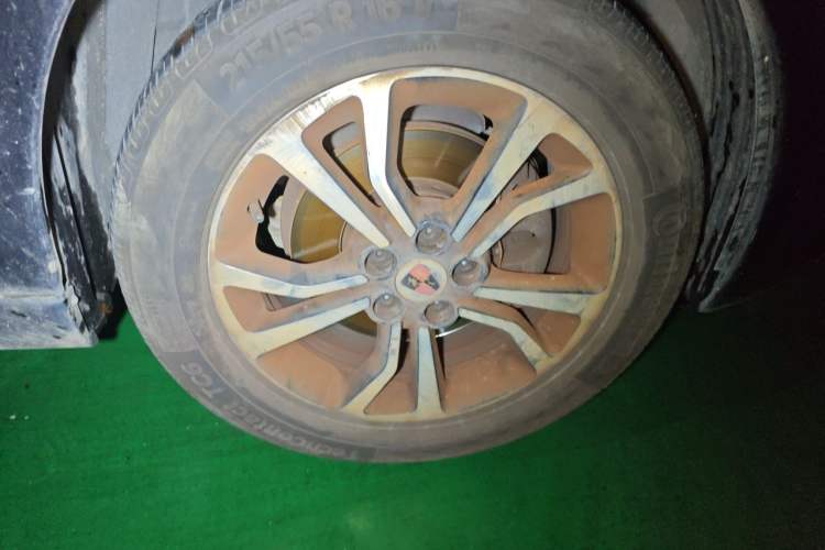 Used Roewe e550 2016 Deluxe Edition Right Front Wheel Hub