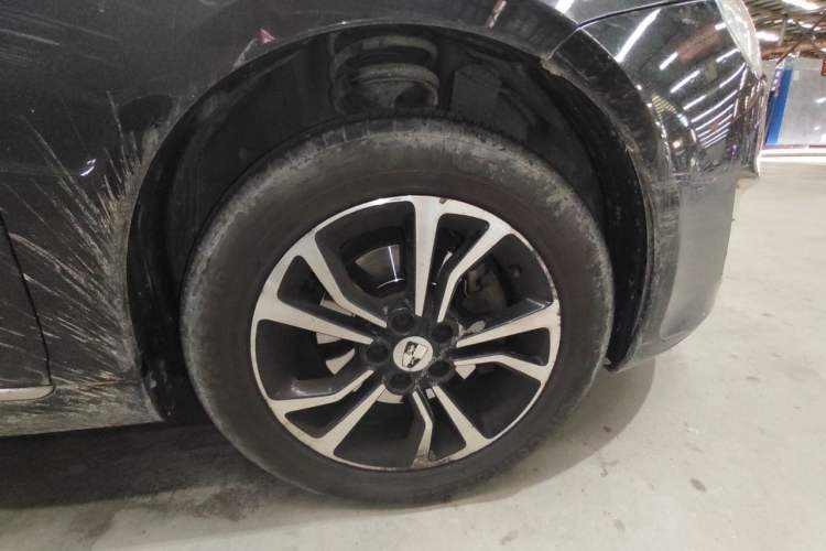 Used Roewe e550 2016 Flagship Edition Right Front Wheel Hub