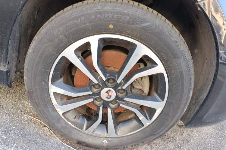 Used Roewe e550 2016 Deluxe Edition Right Front Wheel Hub