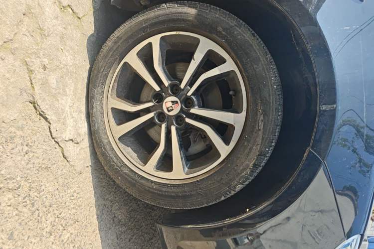Used Roewe e550 2016 Deluxe Edition Right Front Wheel Hub