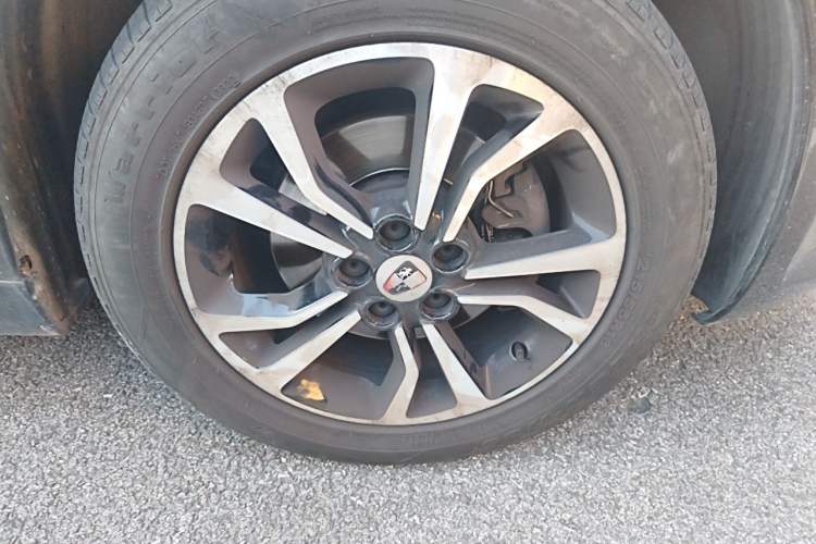 Used Roewe e550 2016 Deluxe Edition Right Front Wheel Hub
