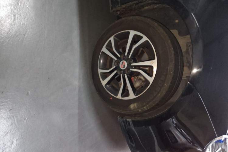 Used Roewe e550 2016 Deluxe Edition Right Front Wheel Hub