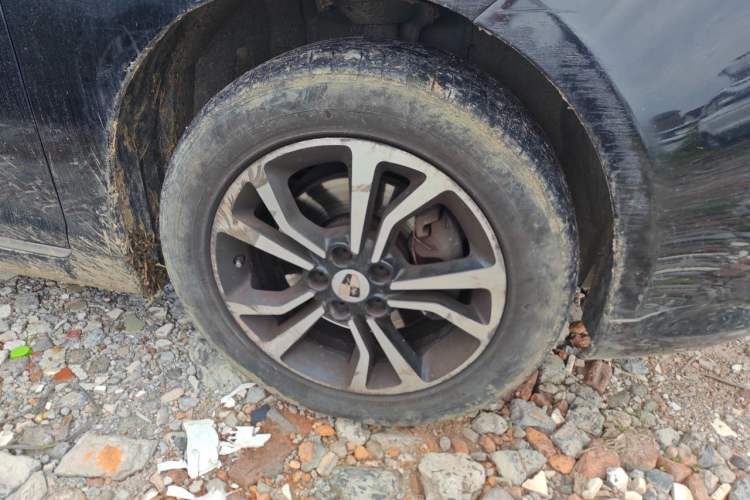 Used Roewe e550 2016 Deluxe Edition Right Front Wheel Hub