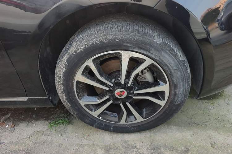 Used Roewe e550 2016 Deluxe Edition Right Front Wheel Hub