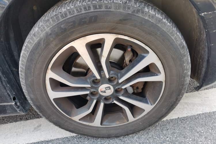 Used Roewe e550 2016 Deluxe Edition Right Front Wheel Hub