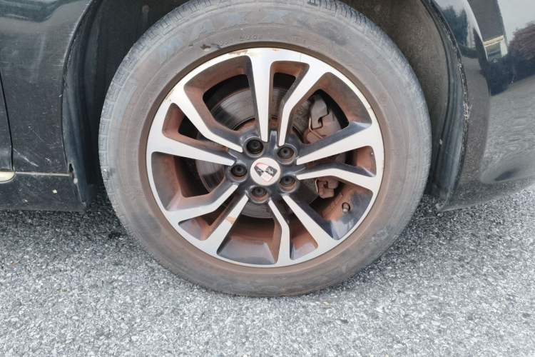 Used Roewe e550 2016 Deluxe Edition Right Front Wheel Hub