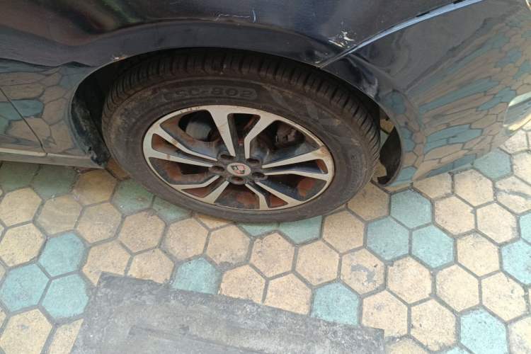 Used Roewe e550 2016 Deluxe Edition Right Front Wheel Hub