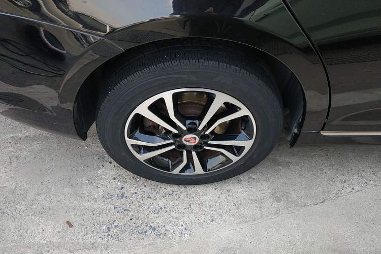 Used Roewe e550 2016 Deluxe Edition Right Rear Wheel Hub