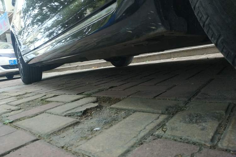 Used Roewe e550 2016 Deluxe Edition Right Side Sill