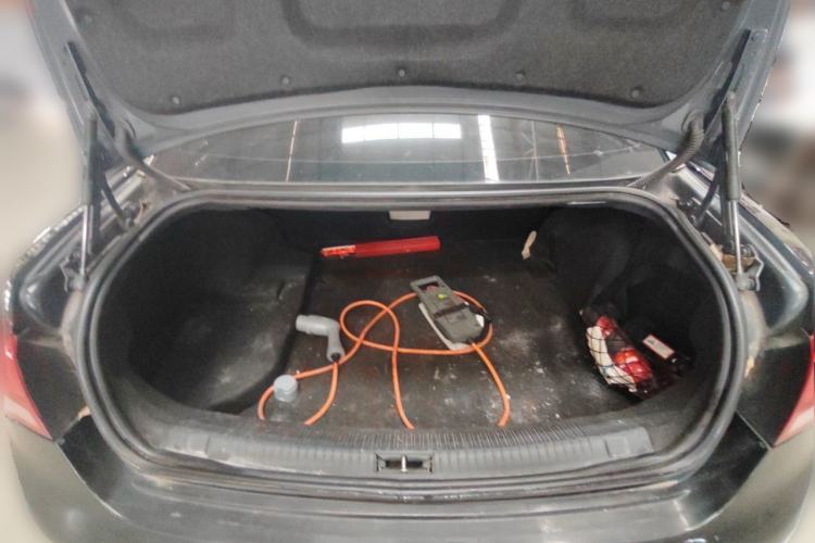Used Roewe e550 2016 Flagship Edition Trunk