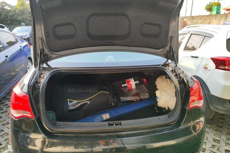Used Roewe e550 2016 Deluxe Edition Trunk