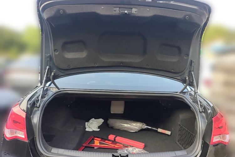 Used Roewe e550 2016 Deluxe Edition Trunk