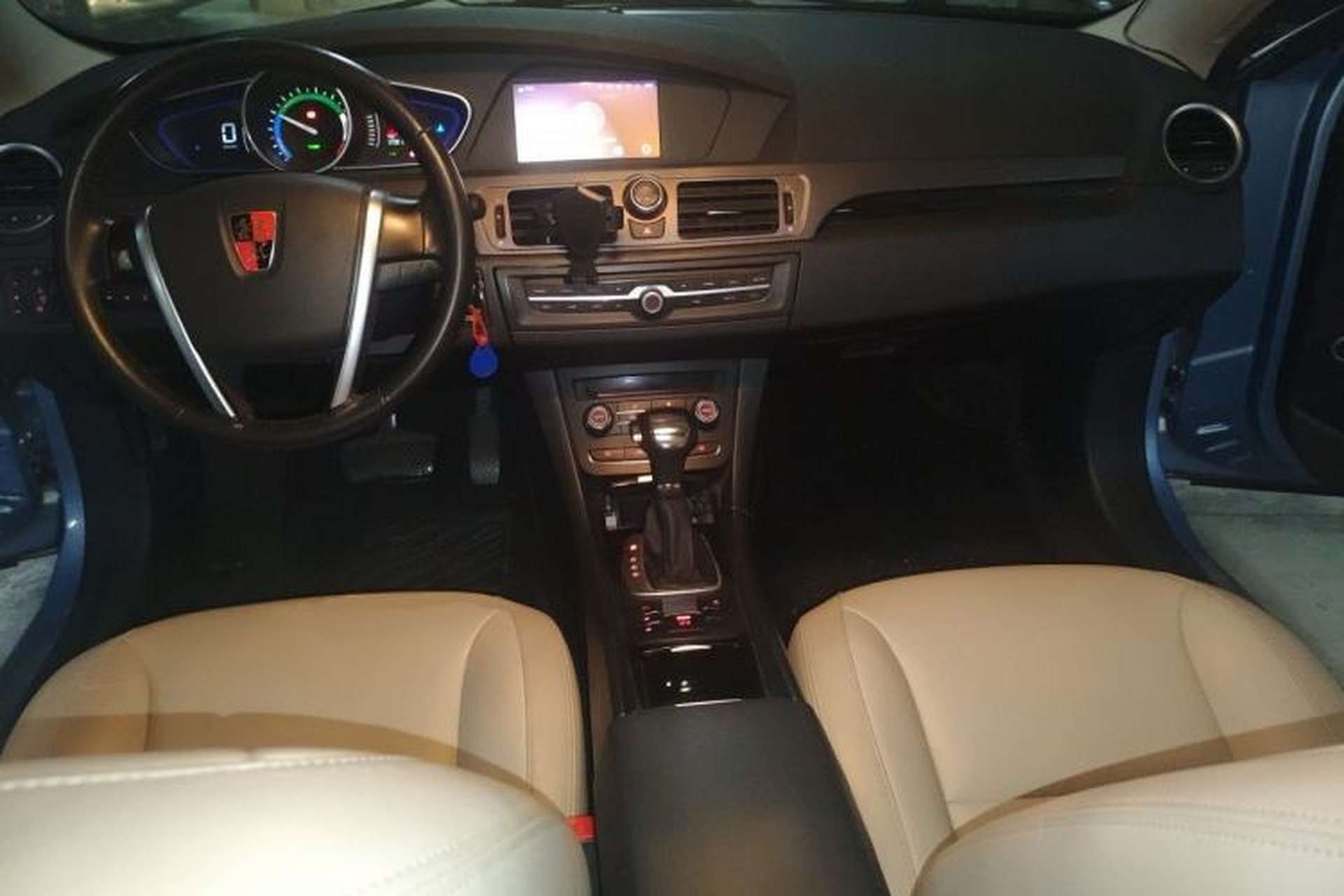 Used Roewe e550 2016 Deluxe Edition Center Console