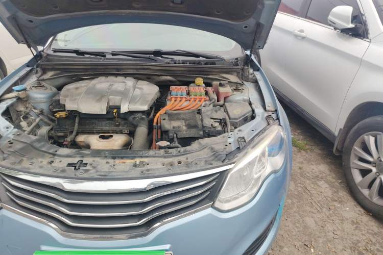 Used Roewe e550 2016 Deluxe Edition Engine Bay Left