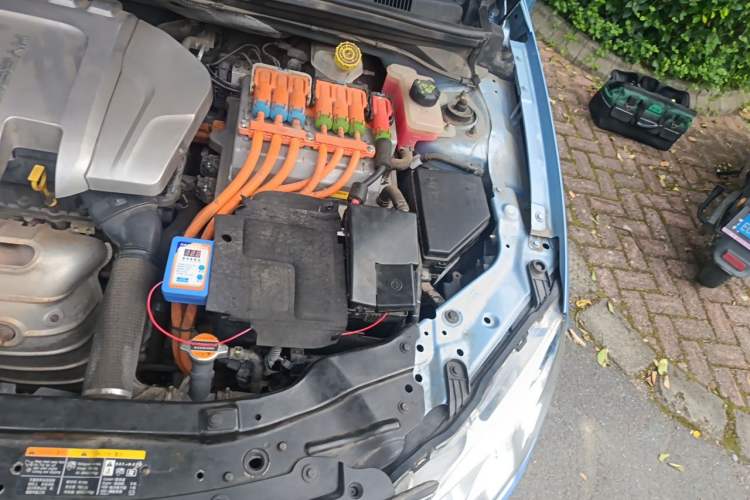 Used Roewe e550 2016 Deluxe Edition Engine Bay Left
