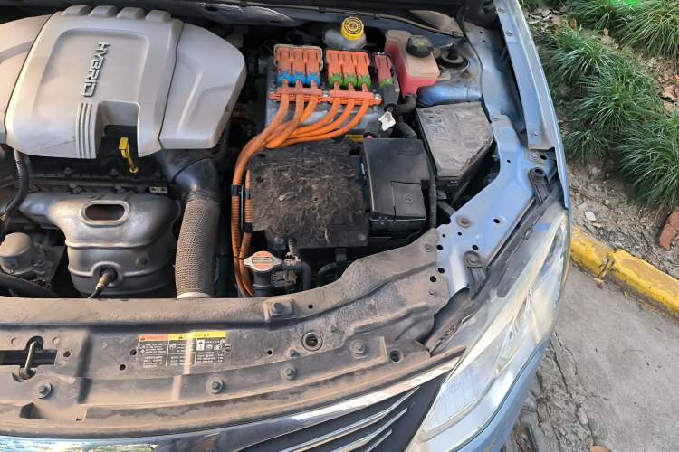 Used Roewe e550 2016 Deluxe Edition Engine Bay Left