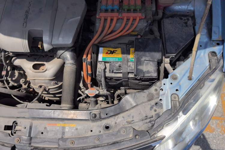 Used Roewe e550 2016 Luxury Edition Engine Bay Left