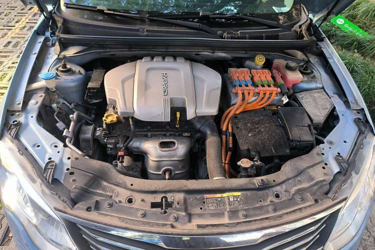 Used Roewe e550 2016 Deluxe Edition Engine Bay