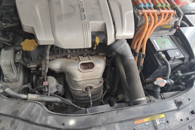 Used Roewe e550 2016 Deluxe Edition Engine Bay