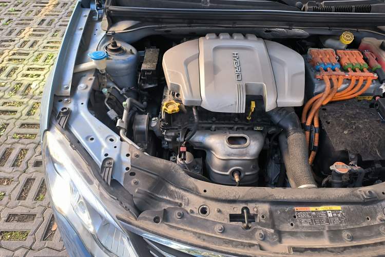 Used Roewe e550 2016 Deluxe Edition Engine Bay Right