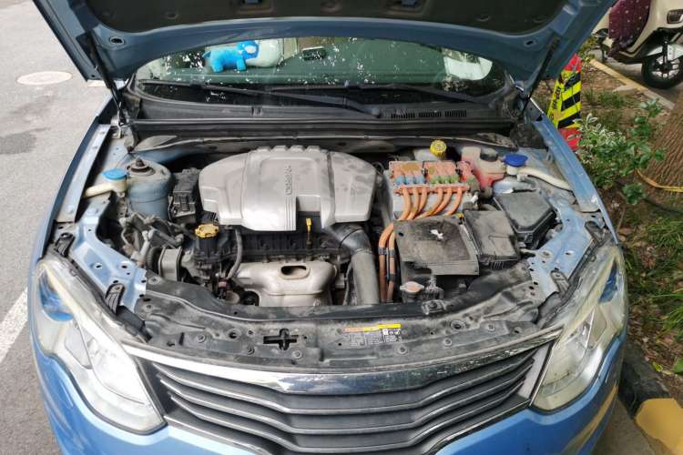 Used Roewe e550 2016 Flagship Edition Engine Bay