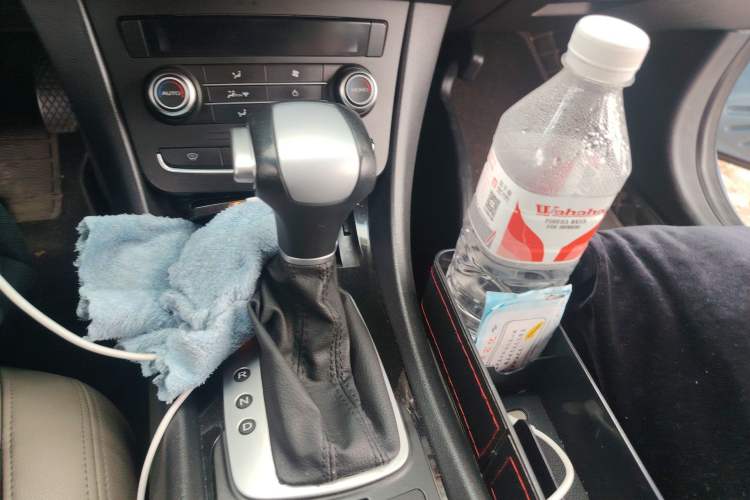 Used Roewe e550 2016 Deluxe Edition Gear Lever