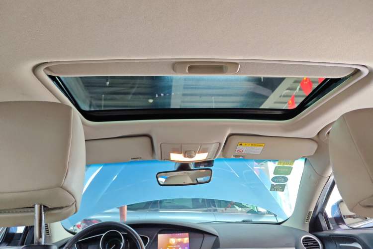 Used Roewe e550 2016 Flagship Edition Headliner