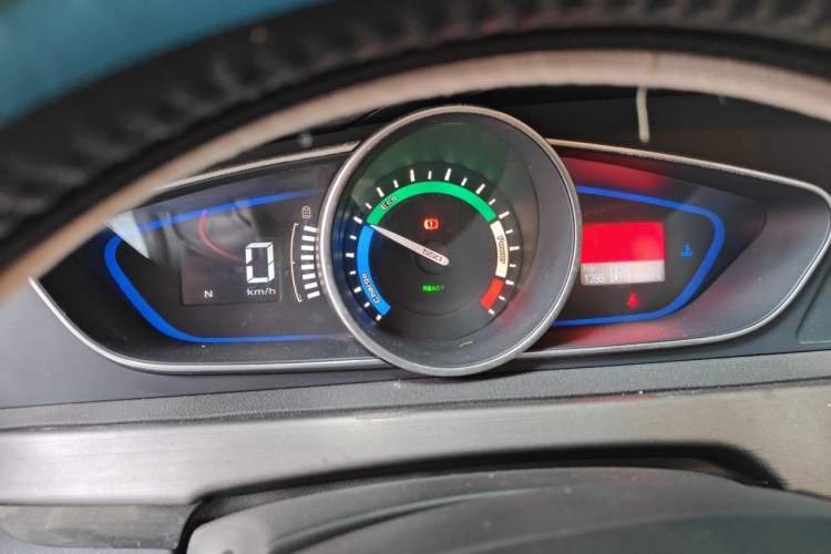 Used Roewe e550 2016 Deluxe Edition Instrument Cluster