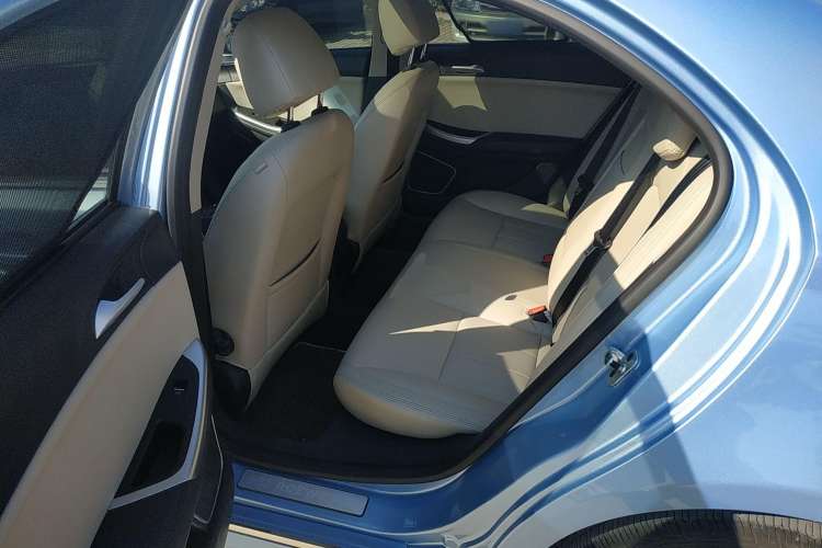 Used Roewe e550 2016 Deluxe Edition Left Rear Seat