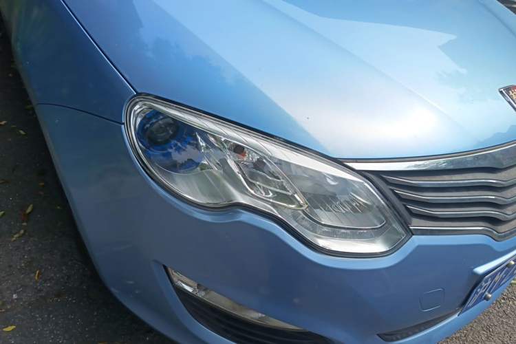 Used Roewe e550 2016 Deluxe Edition Right Front Headlight