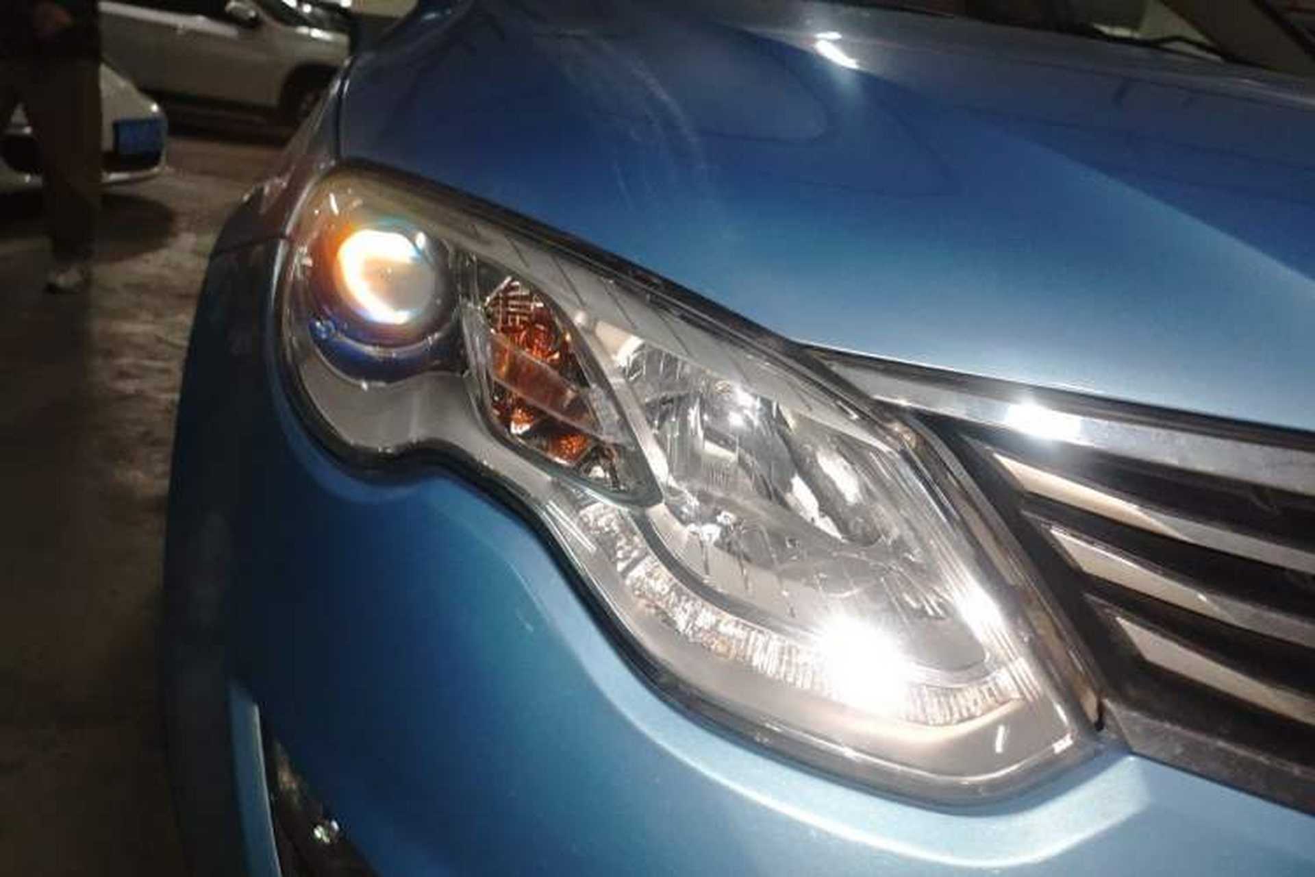 Used Roewe e550 2016 Deluxe Edition Right Front Headlight