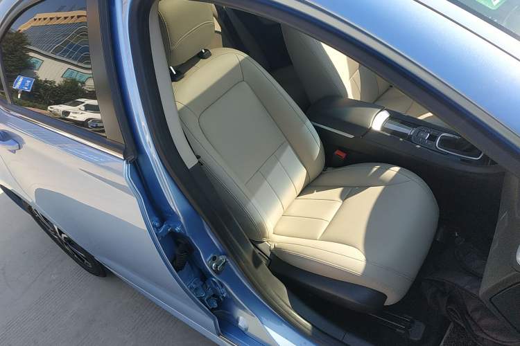 Used Roewe e550 2016 Deluxe Edition Right Front Seat