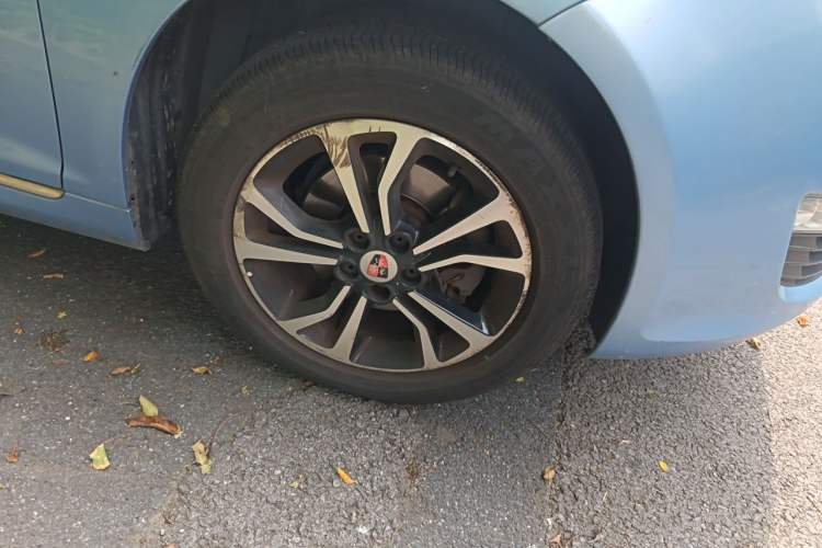 Used Roewe e550 2016 Deluxe Edition Right Front Wheel Hub