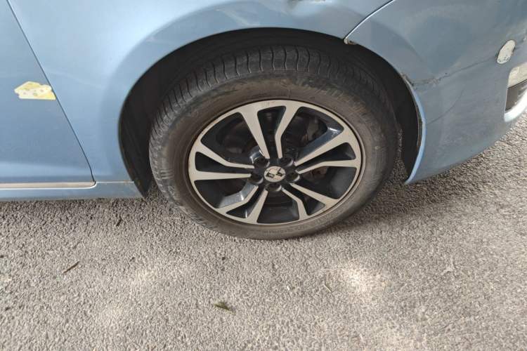 Used Roewe e550 2016 Deluxe Edition Right Front Wheel Hub