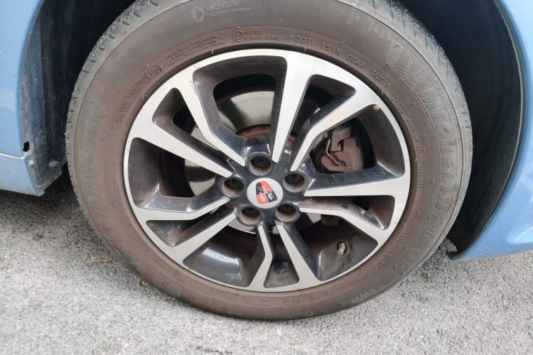 Used Roewe e550 2016 Flagship Edition Right Front Wheel Hub