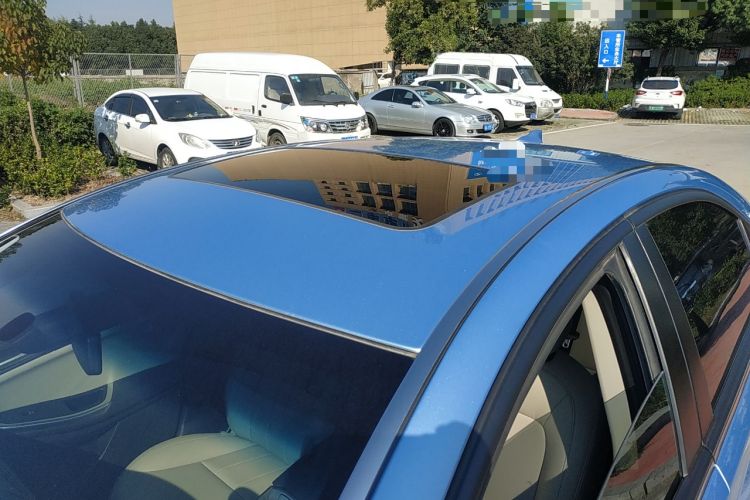 Used Roewe e550 2016 Deluxe Edition Roof