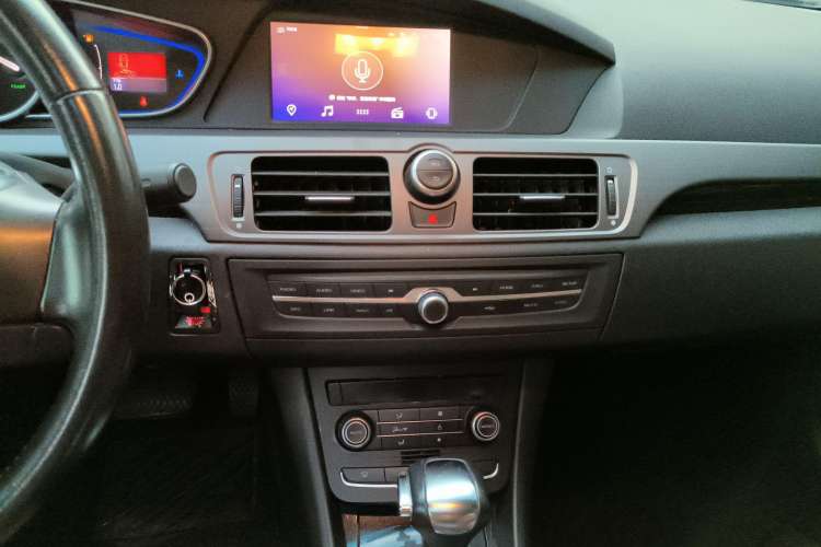 Used Roewe e550 2016 Deluxe Edition Audio And AC Panel