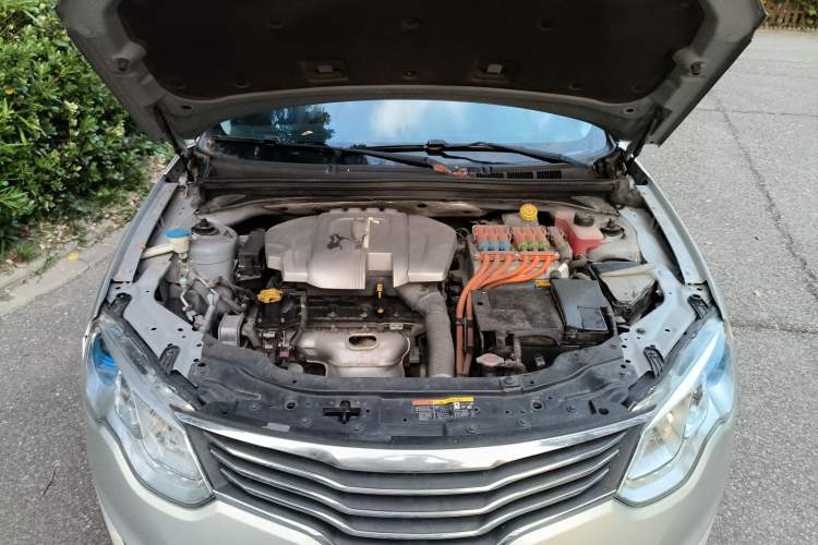 Used Roewe e550 2016 Deluxe Edition Engine Bay