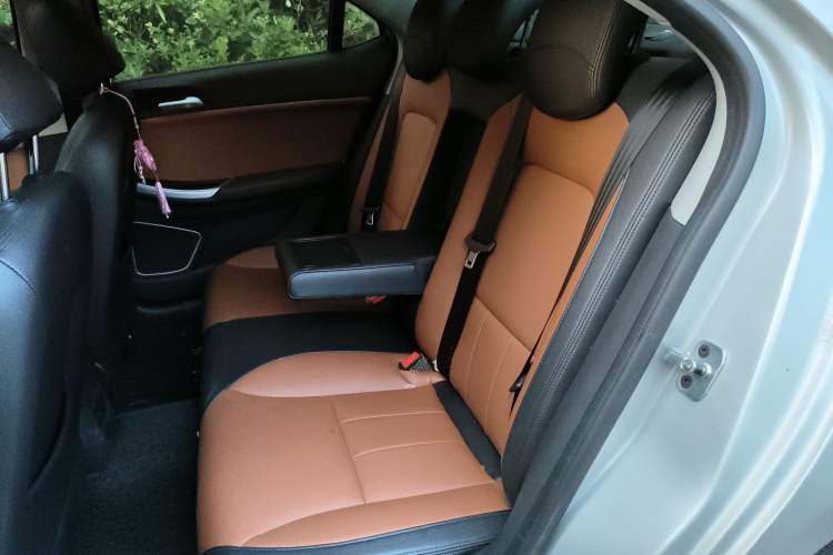 Used Roewe e550 2016 Deluxe Edition Left Rear Seat