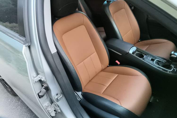 Used Roewe e550 2016 Deluxe Edition Right Front Seat