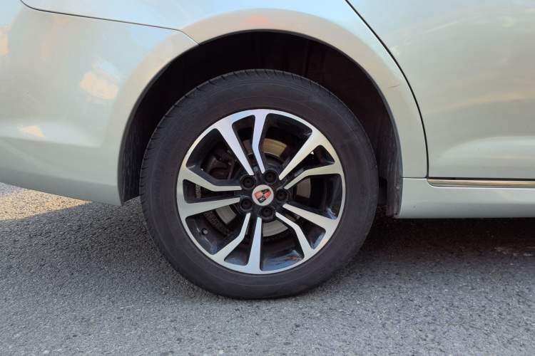 Used Roewe e550 2016 Deluxe Edition Right Rear Wheel Hub