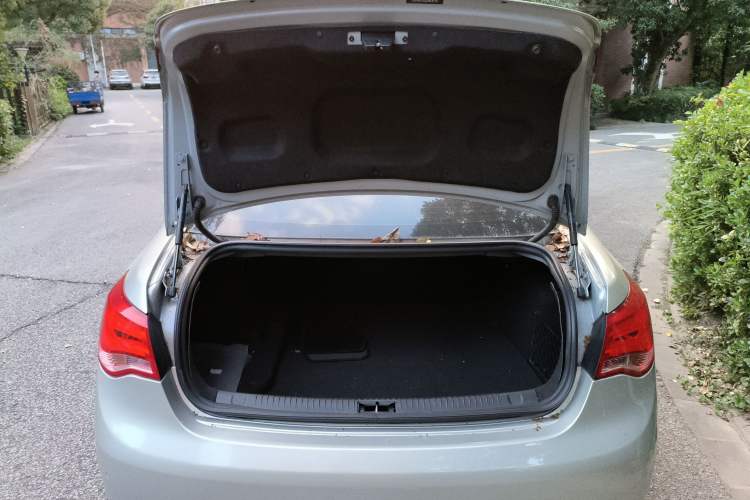Used Roewe e550 2016 Deluxe Edition Trunk
