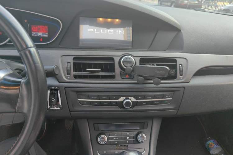 Used Roewe e550 2016 Deluxe Edition Audio And AC Panel