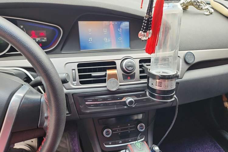 Used Roewe e550 2016 Deluxe Edition Audio And AC Panel