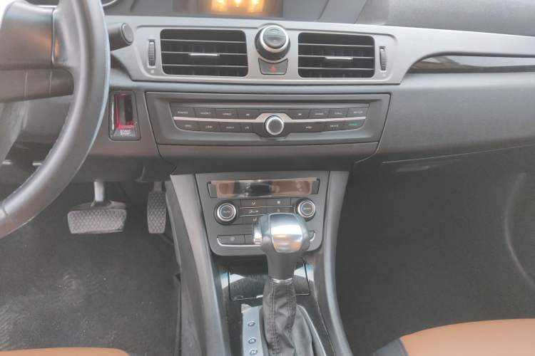 Used Roewe e550 2016 Deluxe Edition Audio And AC Panel